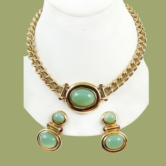 Elizabeth Taylor for Avon Jewelry - Authentic Vintage Elizabeth Taylor for Avon “Taylored for Style” Garden Party